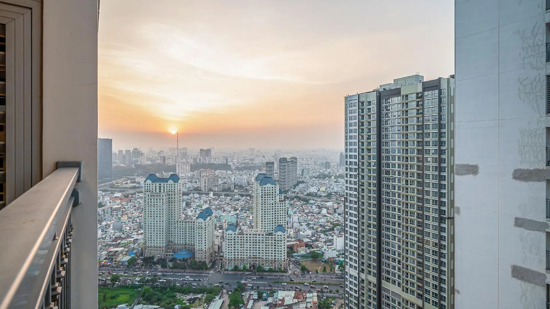 Vinhomes Landmark Condotel Suite Ho Chi Minh City Apartment