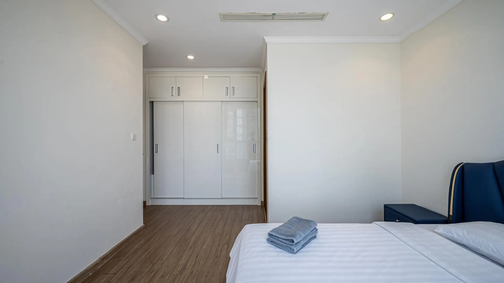 Vinhomes Landmark Condotel Suite Ho Chi Minh City Apartment