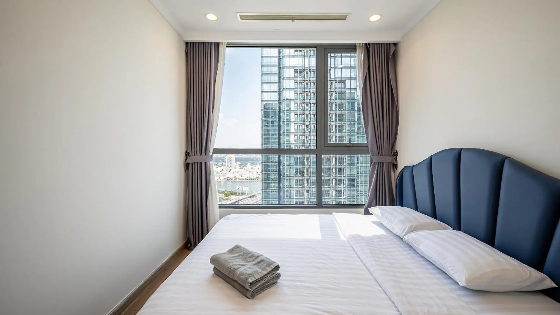 Vinhomes Landmark Condotel Suite Ho Chi Minh City Apartment