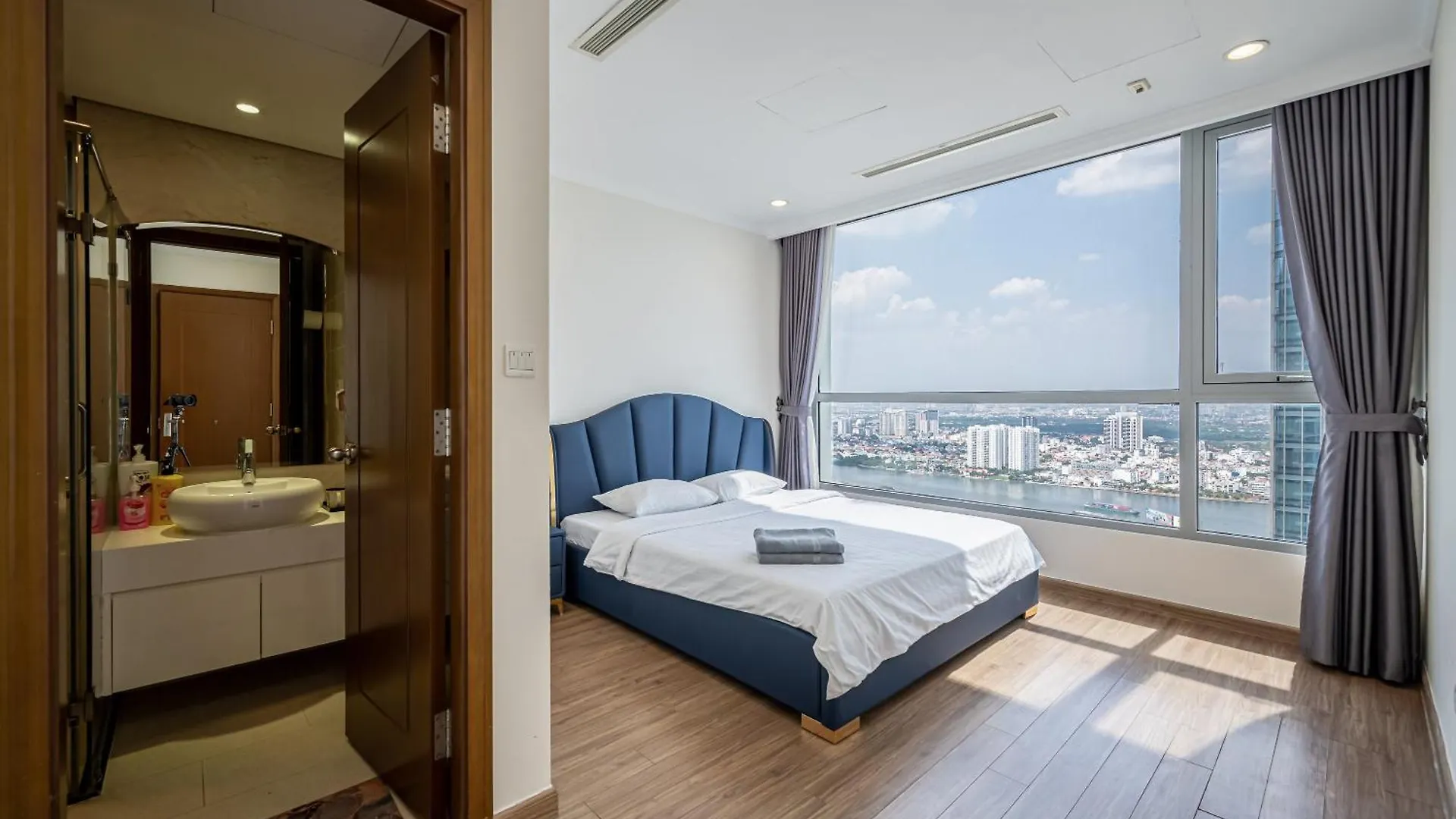 Vinhomes Landmark Condotel Suite Ho Chi Minh City Apartment